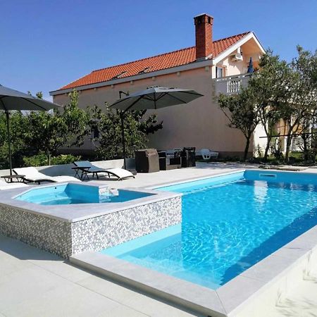 פריבלאקה Villa Flora Maris Apartments מראה חיצוני תמונה