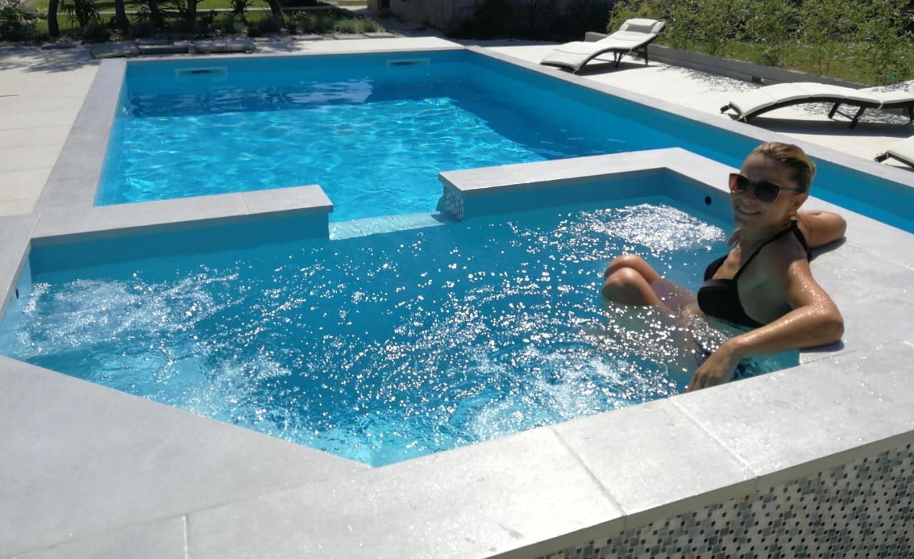 פריבלאקה Villa Flora Maris Apartments מראה חיצוני תמונה