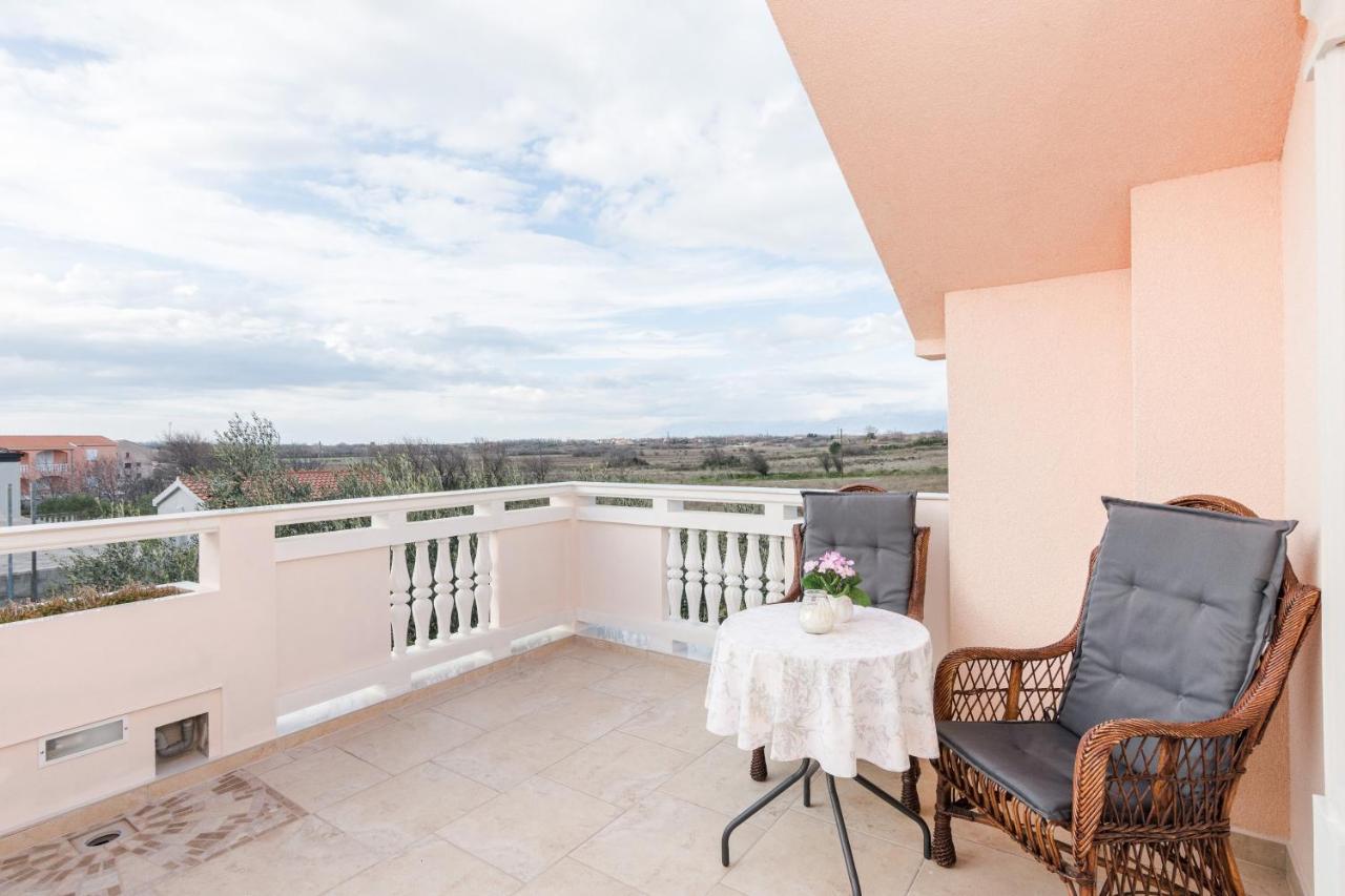 פריבלאקה Villa Flora Maris Apartments מראה חיצוני תמונה