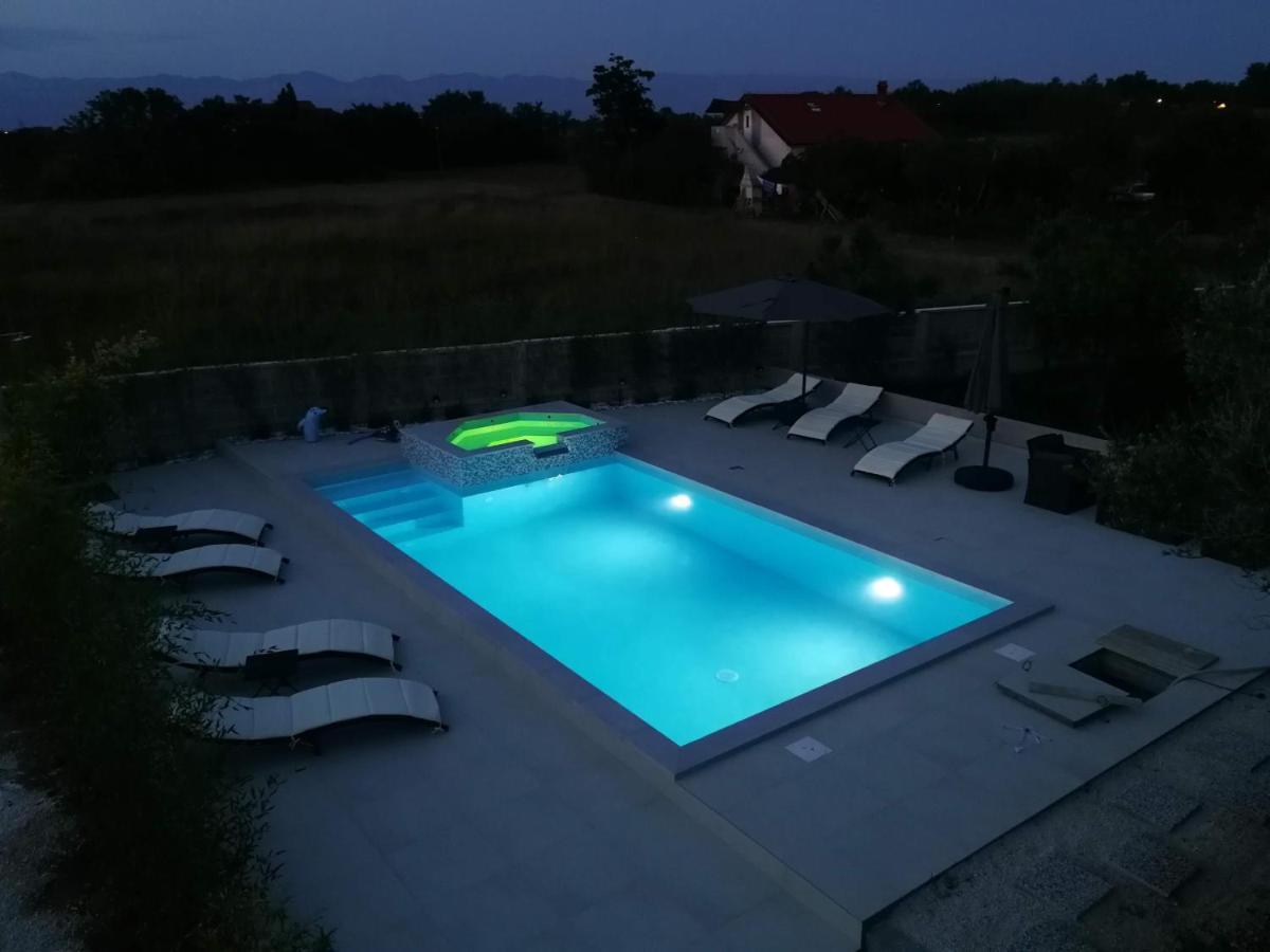 פריבלאקה Villa Flora Maris Apartments מראה חיצוני תמונה