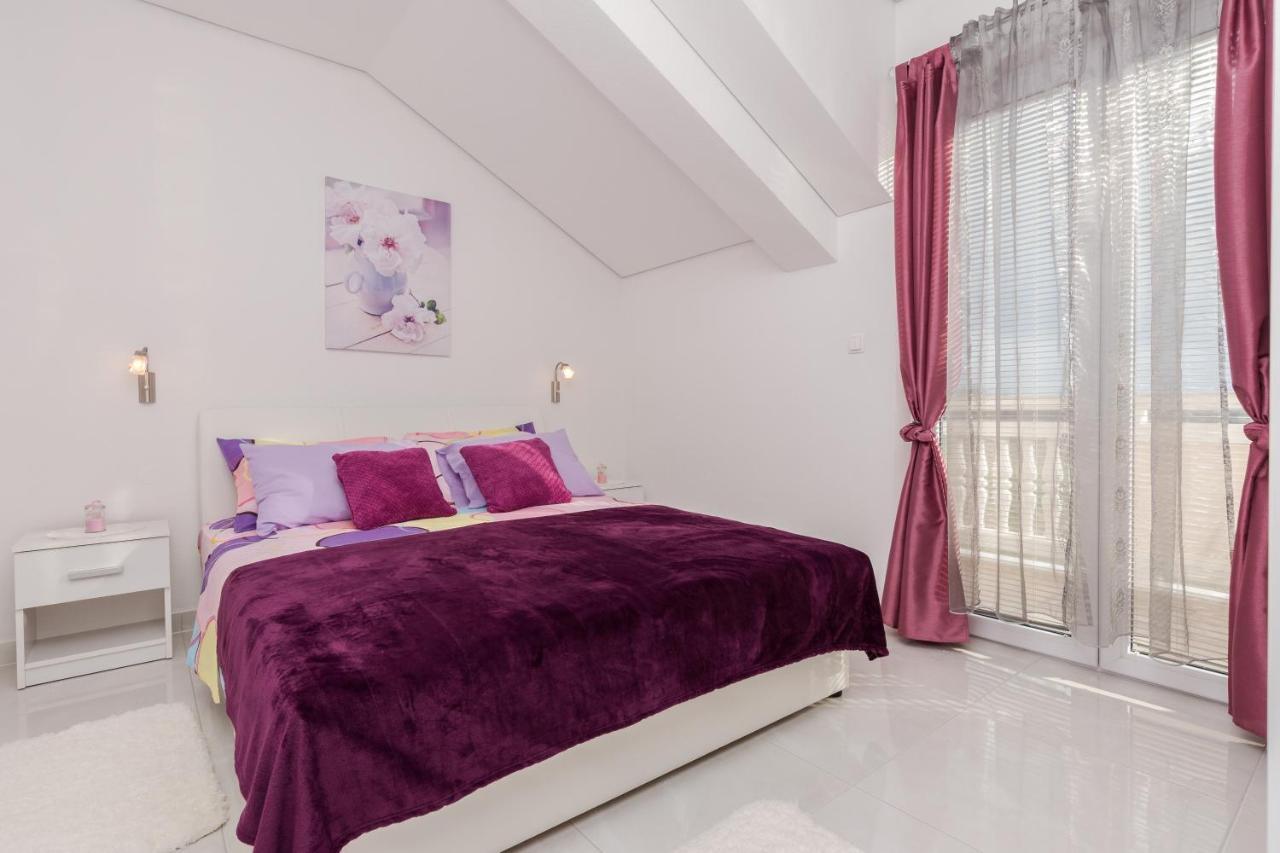פריבלאקה Villa Flora Maris Apartments מראה חיצוני תמונה
