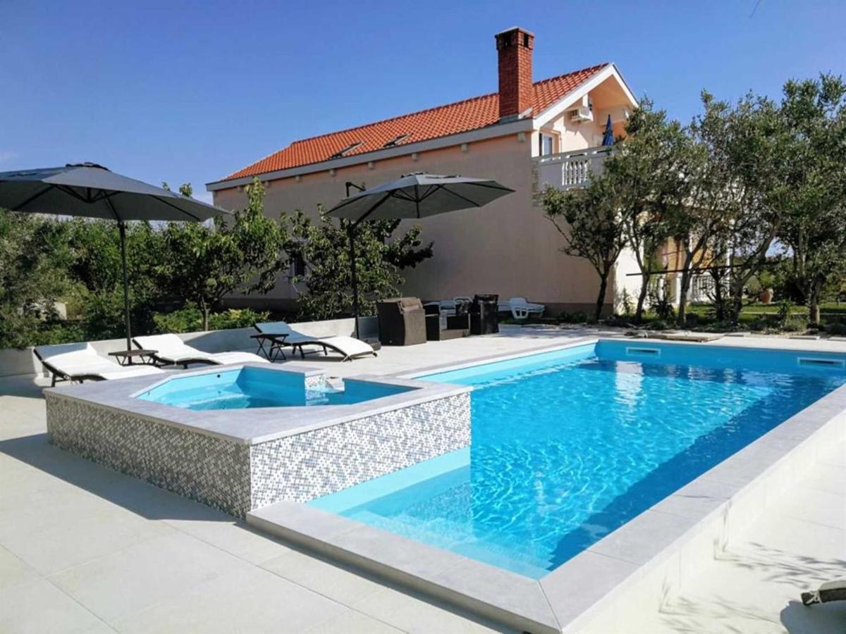 פריבלאקה Villa Flora Maris Apartments מראה חיצוני תמונה