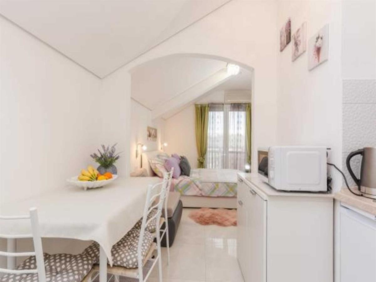 פריבלאקה Villa Flora Maris Apartments מראה חיצוני תמונה