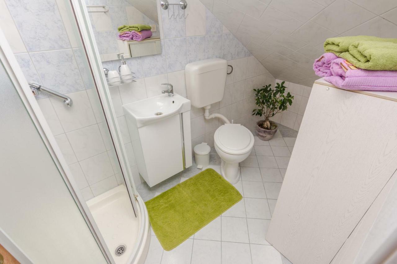 פריבלאקה Villa Flora Maris Apartments מראה חיצוני תמונה