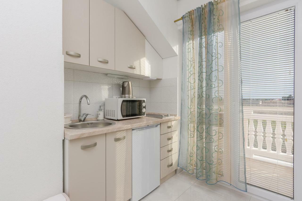 פריבלאקה Villa Flora Maris Apartments מראה חיצוני תמונה
