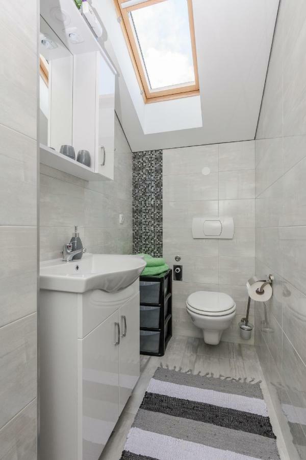 פריבלאקה Villa Flora Maris Apartments מראה חיצוני תמונה